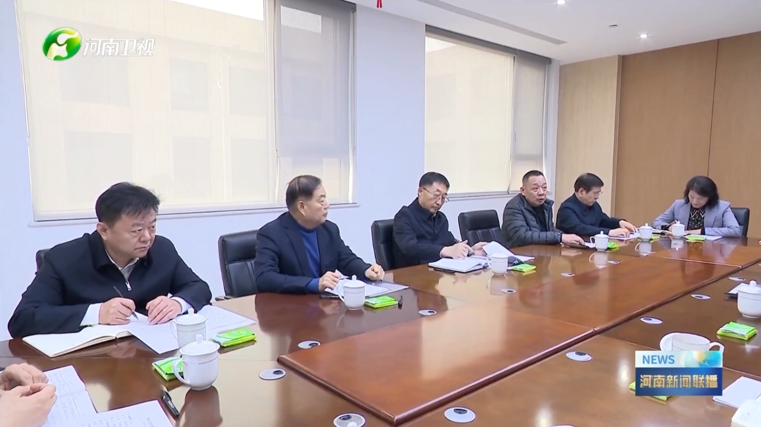 河南卫视新闻联播报道易游（中国）集团党委书记、创始人楚金甫参加省委书记刘宁在许昌召开的民营企业座谈会